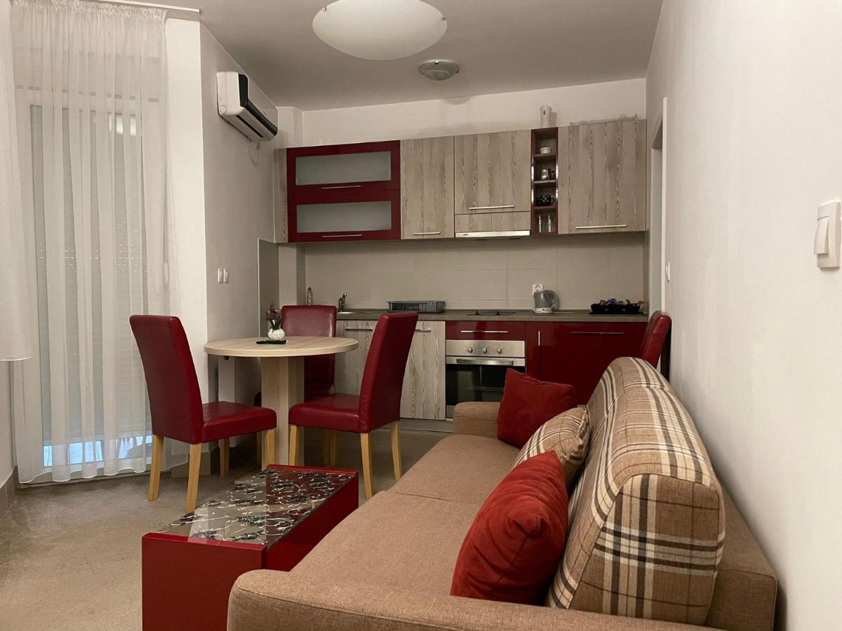 Holiday Wing Apartment 2 Jagodina Extérieur photo