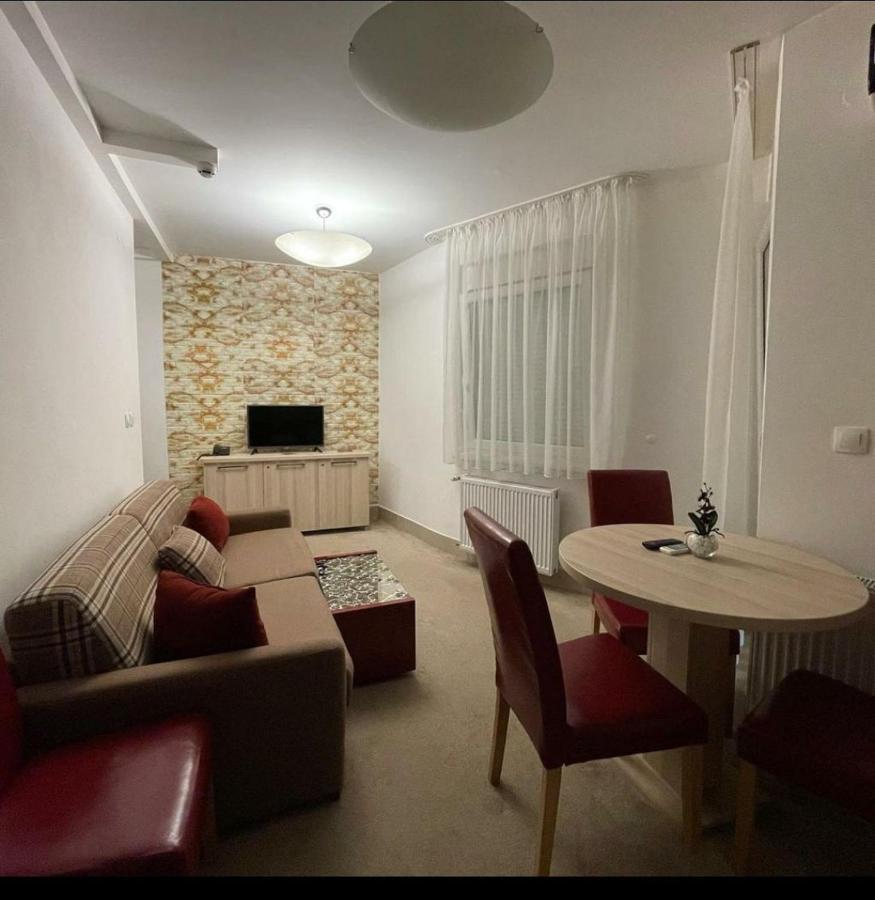 Holiday Wing Apartment 2 Jagodina Extérieur photo